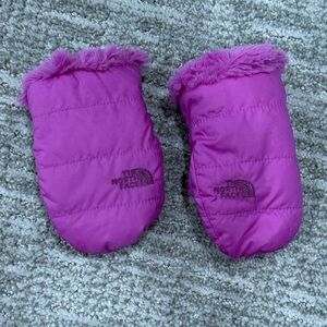The North Face Kids' Fuchsia Mittens